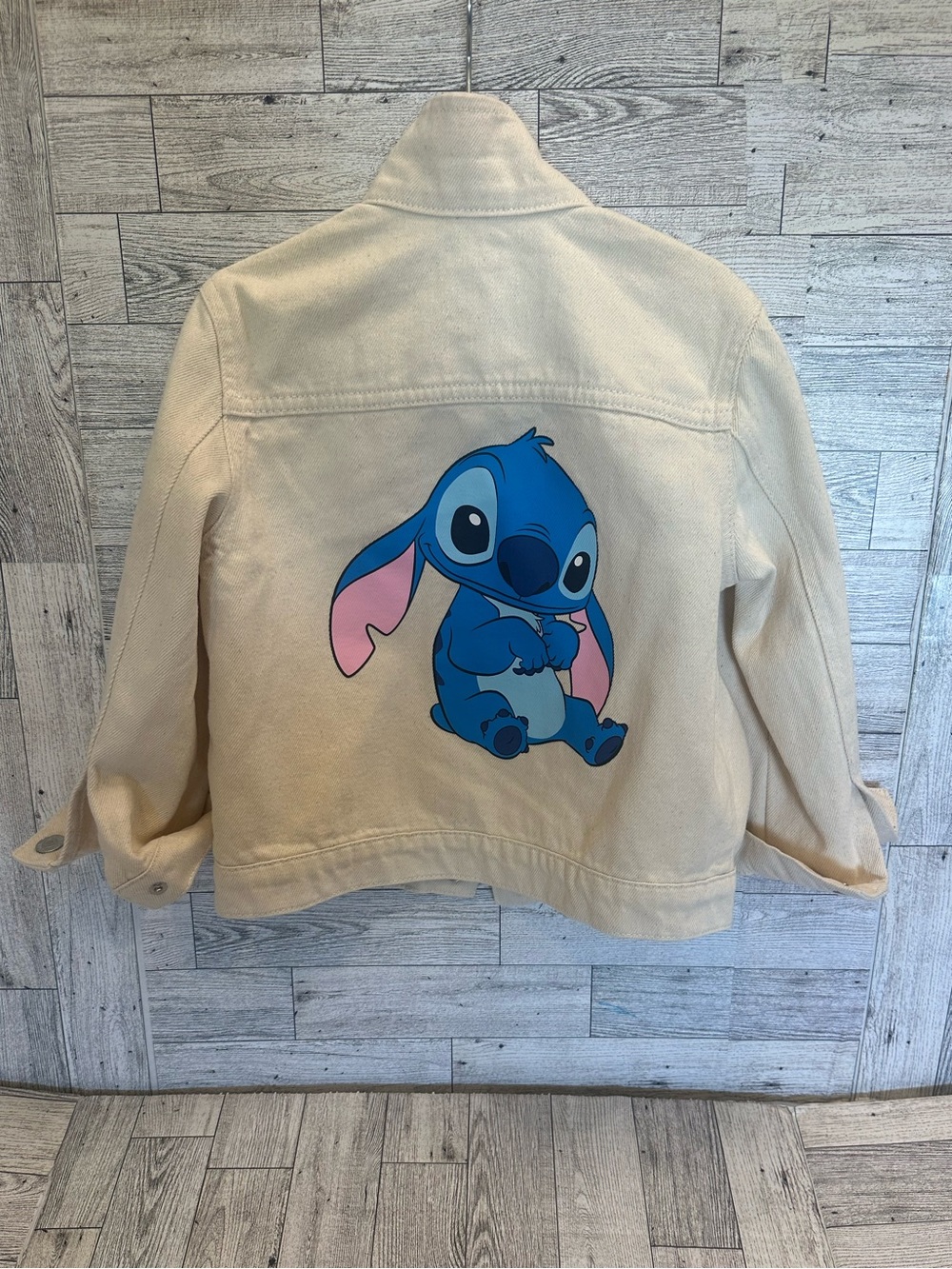 New! H&M Kids Cream Denim Jacket with Blue Stitch Character Print size 4-5T